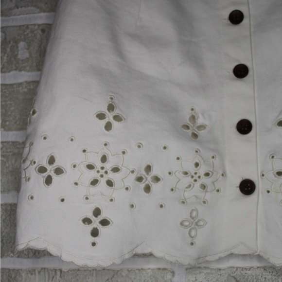 White jean skirt - Picture 3 of 7